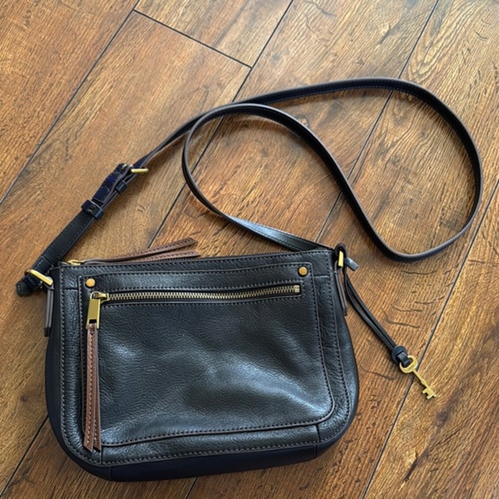 Fossil Black Leather Crossbody Bag with Gold Accents